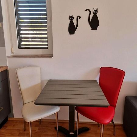 Frida Appartement Pula Buitenkant foto