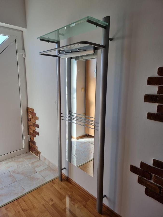 Frida Appartement Pula Buitenkant foto