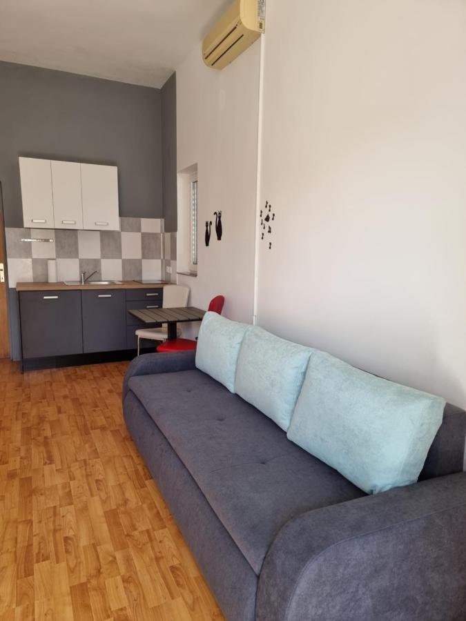 Frida Appartement Pula Buitenkant foto